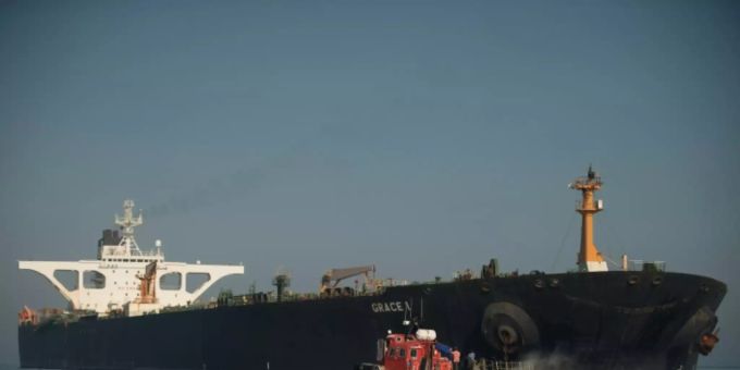 Möglicher Raketenangriff auf iranischen Tanker Möglicher Raketenangriff auf iranischen Tanker