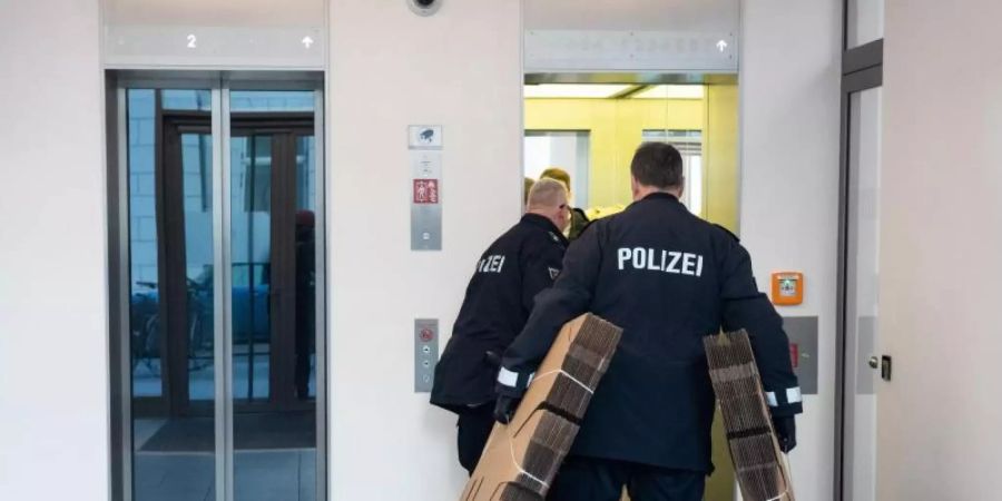 420 Polizisten waren an der Grossrazzia im Norden Deutschlands beteiligt. Foto: Christian Charisius/dpa