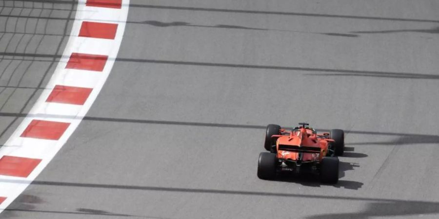 Ferrari-Pilot Sebastian Vettel beim Training in Sotchi. Foto: Luca Bruno/AP
