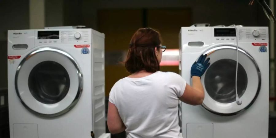 Miele baut mehr als tausend Stellen ab