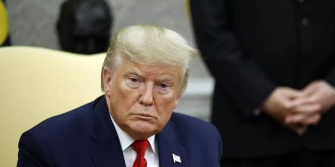 Der Trump Diplomat Holmes solle Teile des Telefonats mit Selenskyj mitgehört haben. Donald Trump