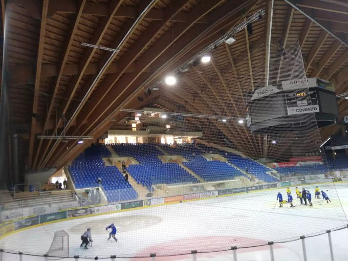 HC Davos Südtribüne
