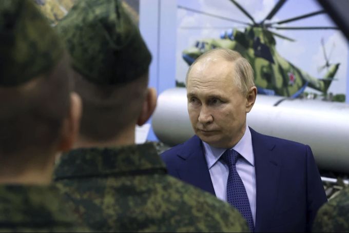 Putins Spezialeinheit könnte gezielt Angriffe verübt haben. Das legt eine Recherche nahe. Wladimir Putin