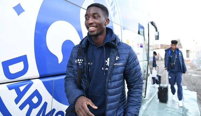 Mit Darmstadt stieg Patric Pfeiffer in die Bundesliga auf, dann folgte der Wechsel nach Augsburg – nun geht es leihweise zu YB. Patric Pfeiffer YB Augsburg