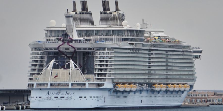 Sie hat die Kreuzfahrtgesellschaft Royal Caribbean verklagt.