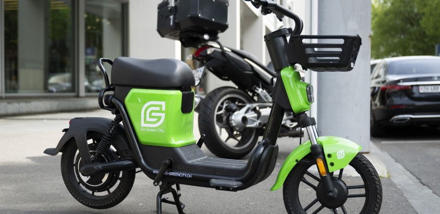 Bei E-Rollern handelt es sich um Gefährte, die so gross sind wie Vespas.
