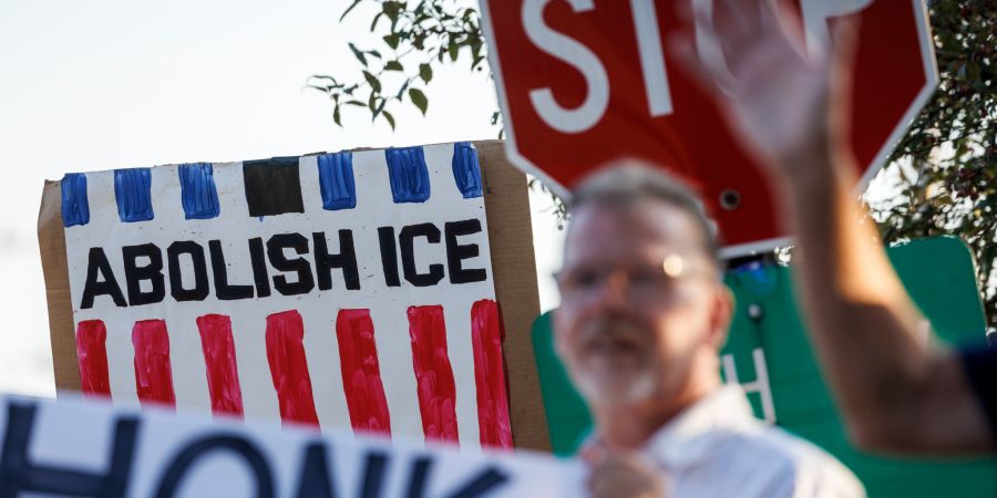Protests against ICE in Chicago