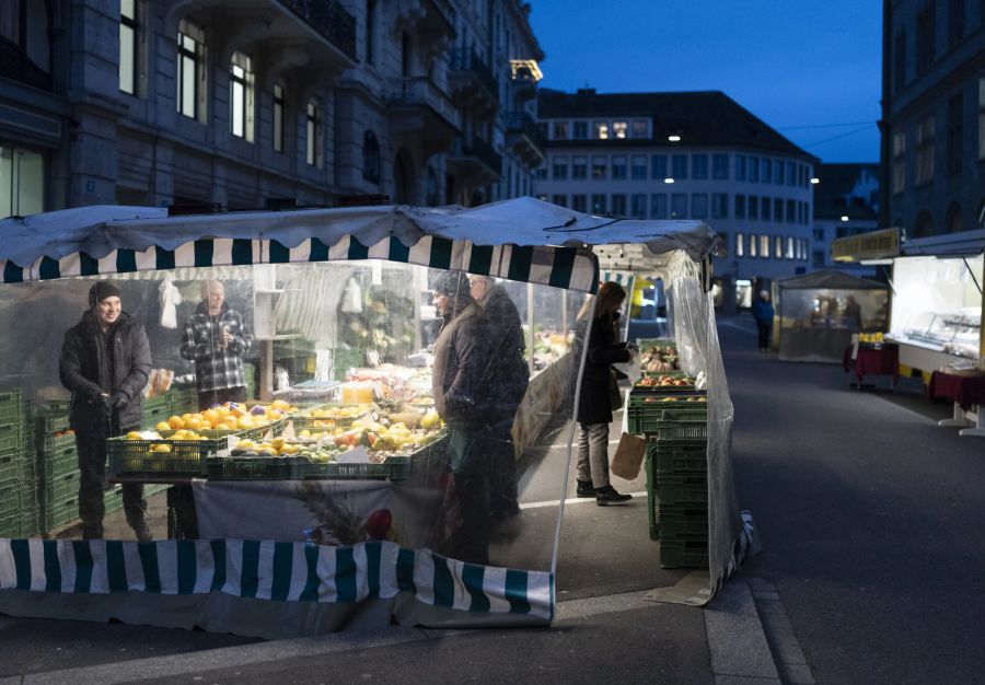 Neuer Ort: Auf der Fraumünsterstrasse und dem Münsterhof.