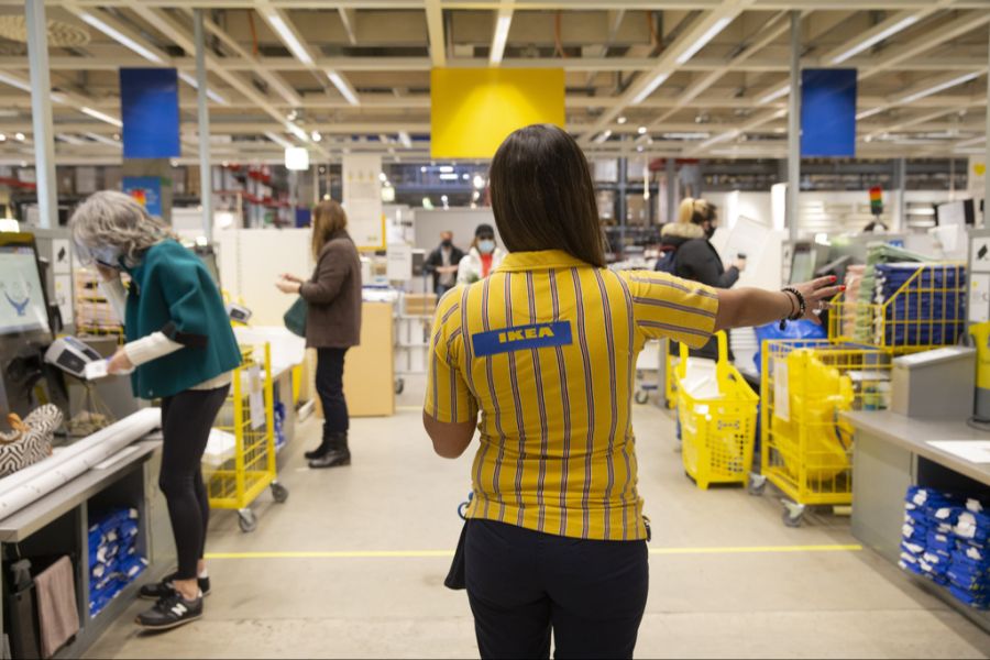 Die Möbelhauskette Ikea Schweiz hat im vergangenen Geschäftsjahr 2024/25 einen Besucherrekord erzielt. Der Umsatz ist allerdings etwas zurückgegangen. (Archivbild)