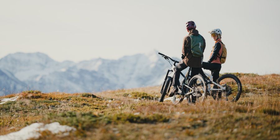 Aussicht Berge Velofahrer Panorama