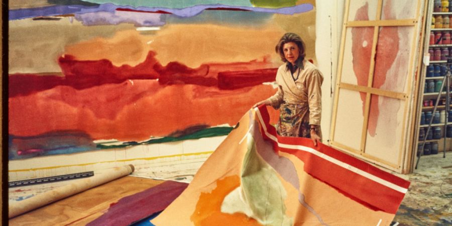 Über fünfzig Werke von Helen Frankenthaler, unter anderem «April Mood» im Hintergrund, sind im Kunstmuseum Basel zu sehen.