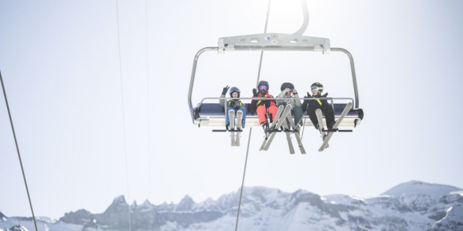 Die Schweizer Seilbahnen haben in der Wintersaison 2025/26 bis Ende März weniger Gäste verzeichnet als im Vorjahr. Es gibt aber grosse Unterschiede bei den Skigebieten, wie eine Nachf...