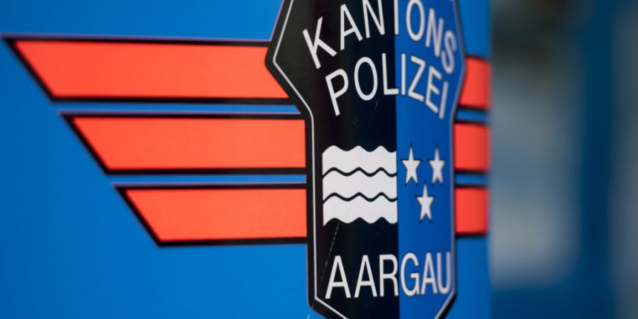 Ein unbekannter Telefonbetrüger hat einen gutgläubigen Aargauer Rentner um 50'000 Franken betrogen. Die Kantonspolizei Aargau meldet ein Häufung von Telefonbetrugsfällen. (Symbolbild)