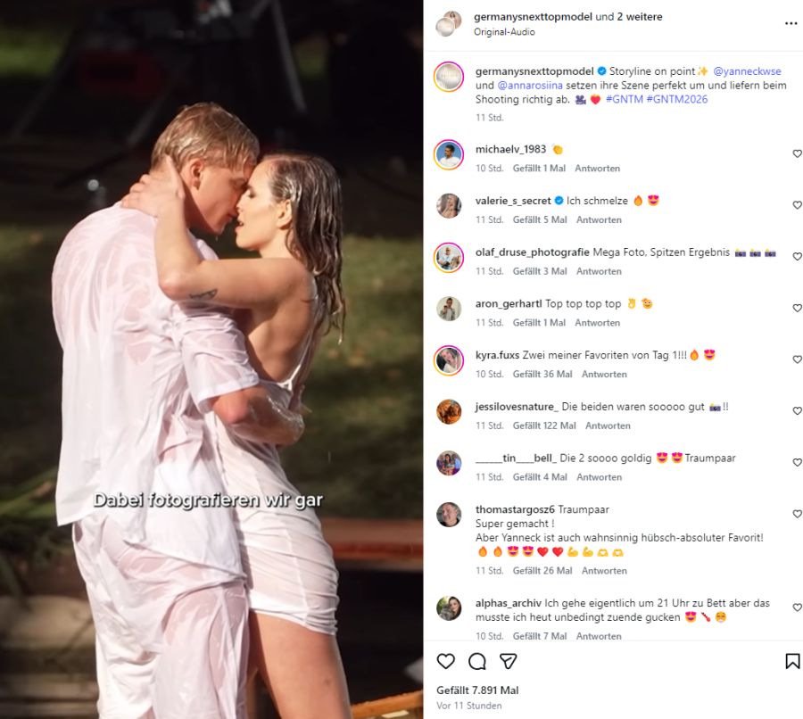 Obwohl der Fotograf gar keine Bilder mehr knipst, knutschen Yanneck und Anna weiter.