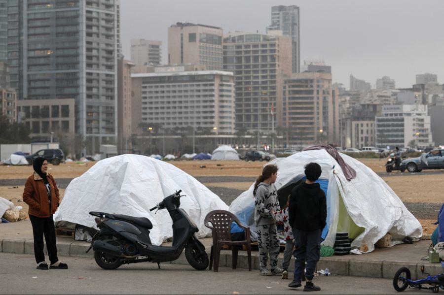 Dafür müssen die Dorfvorsteher geflüchtete Schiiten vertreiben.