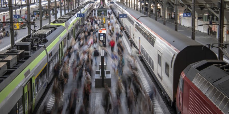 Der alte Luzerner Kopfbahnhof soll mit einem unterirdischen Durchgangsbahnhof ergänzt werden. (Archivbild)