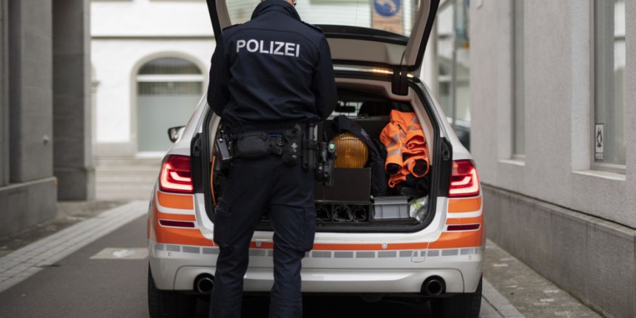 Die St. Galler Kantonspolizei ermittelt in einem Fall von Brandstiftung in einem Flawiler Schulhaus. (Archivbild)