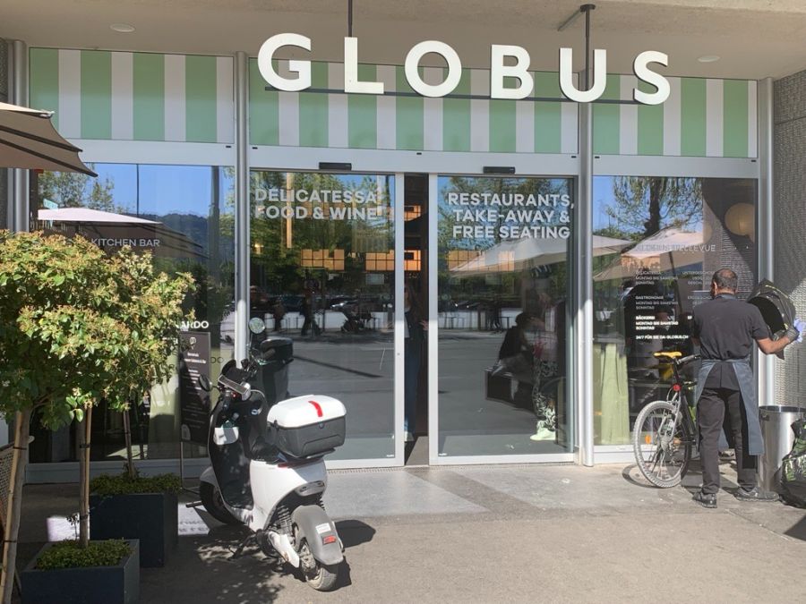 Gegenüber Nau.ch bestätigt Globus nun, dass der Aufpreis Geschichte ist.