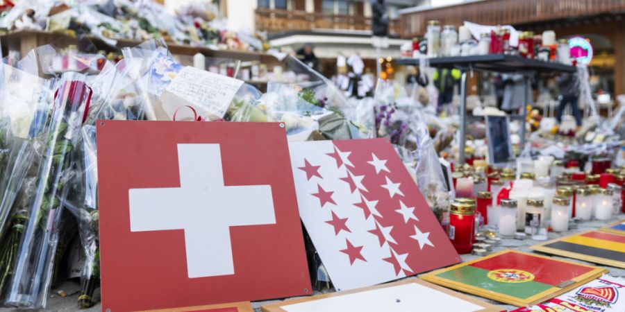 Die Schweiz hat am Freitag der Opfer der Brandkatastrophe von Crans-Montana gedacht.