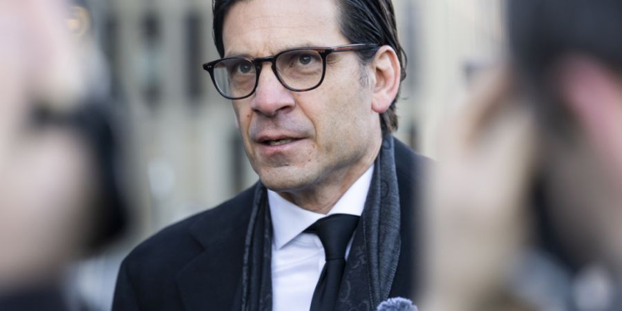 Als Anwalt mehrerer Opfer des Dramas von Crans-Montana erwartet Gilles-Antoine Hofstetter Erklärungen von den Verantwortlichen.