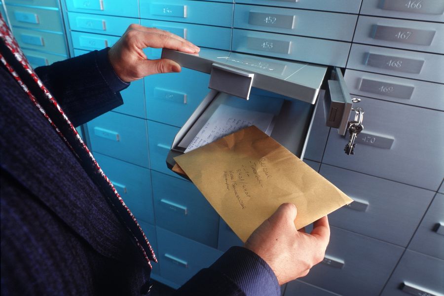 Ende März will die UBS RIF-Kündigungen an tausende ehemalige CS-Mitarbeitende verschicken – eine Sparmassnahme. (Symbolbild)