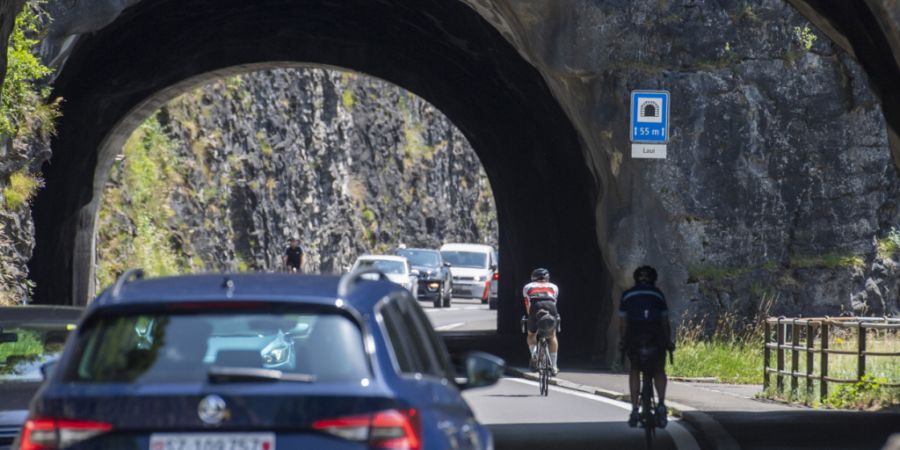 Die Axenstrasse verbindet Brunnen SZ und Sisikon UR. (Archivaufnahme)