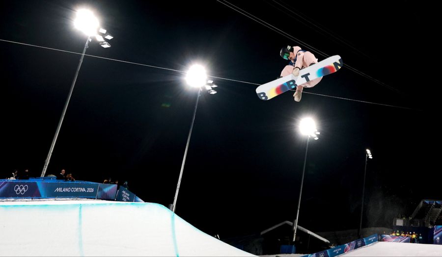 In Graubünden könnte die Austragung der Olympischen Winterspiele in Norditalien die Situation zusätzlich verschärfen. Hier im Bild  Florian Lechner aus Österreich nimmt am 11. Februar 2026 in