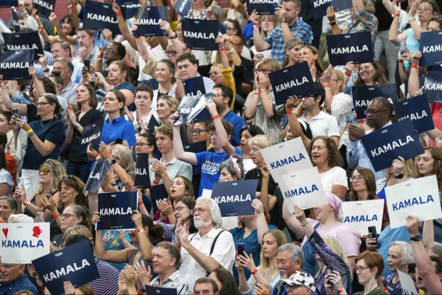 Kamala Harris tritt als Kandidatin gegen Donald Trump. (Archivbild)