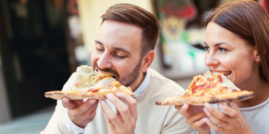 Mann Frau Pizza vegan