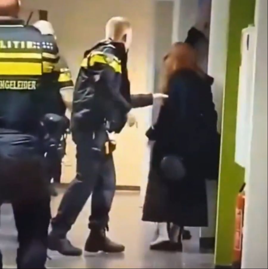 In den Niederlanden kam es in einem Asylheim zu einer unschönen Szene.