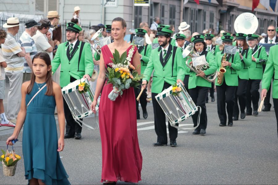 Impressionen vom Maienzug 2026 durch die Aarauer Innenstadt.