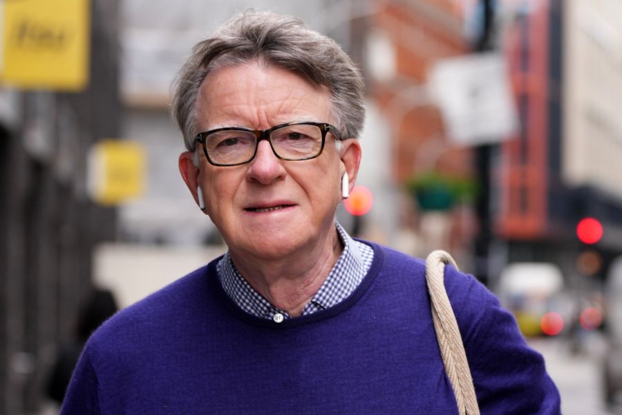 Starmer hatte Lord Peter Mandelson (im Bild) zum US-Botschafter ernannt, obwohl bekannt war, dass dieser Verbindungen zu dem verurteilten Pädokriminellen hatte.