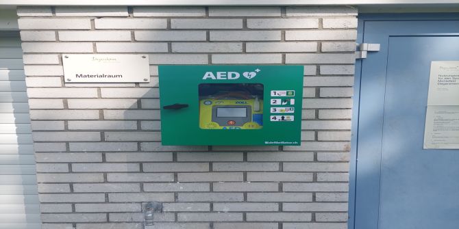 Defibrillator
