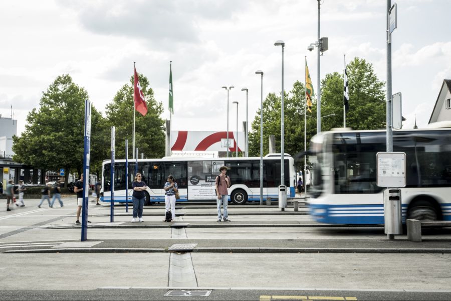 Die Schweiz ist auf ausländische Fachkräfte angewiesen – doch mit der wachsenden Bevölkerung steigt auch der Druck auf die Infrastruktur. (Symbolbild)