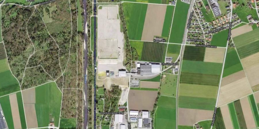 Feuerwehr, Zivilschutz und Polizei sollen ihre Spezialausbildungen künftig in einem neuen Zentrum im Emmepark in Utzenstorf absolvieren. (Symbolbild)