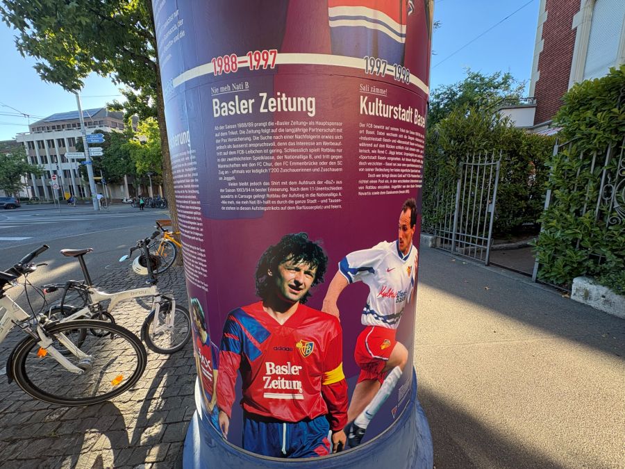 Ex-FCB-Stürmer Admir Smajic ist dabei auch Teil der Präsentation.