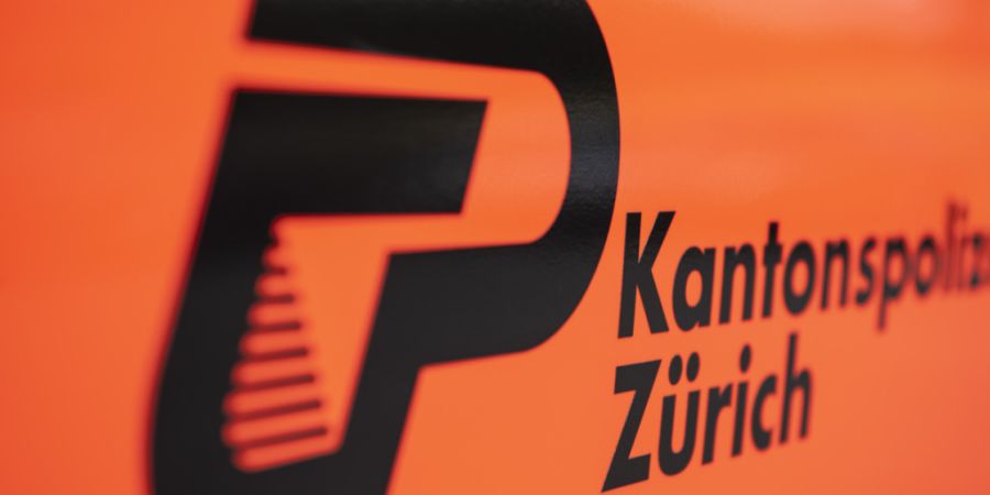 Bei einer Auseinandersetzung wurde ein 15-jähriger Jugendlicher verletzt. Die Kantonspolizei Zürich erwischte den mutmasslichen Täter. (Archivbild)