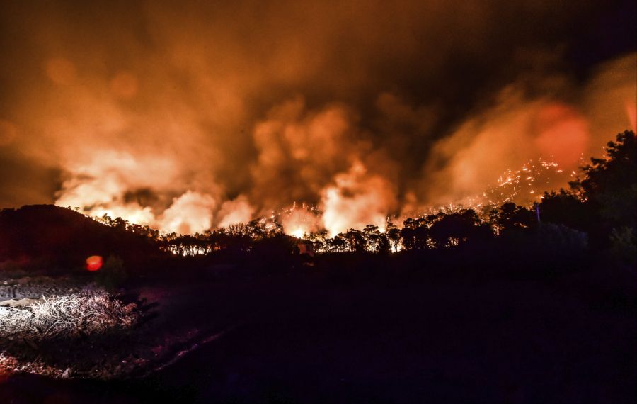 In Indonesien halten seit Wochen Wald- und Flächenbrände an. (Symbolbild)