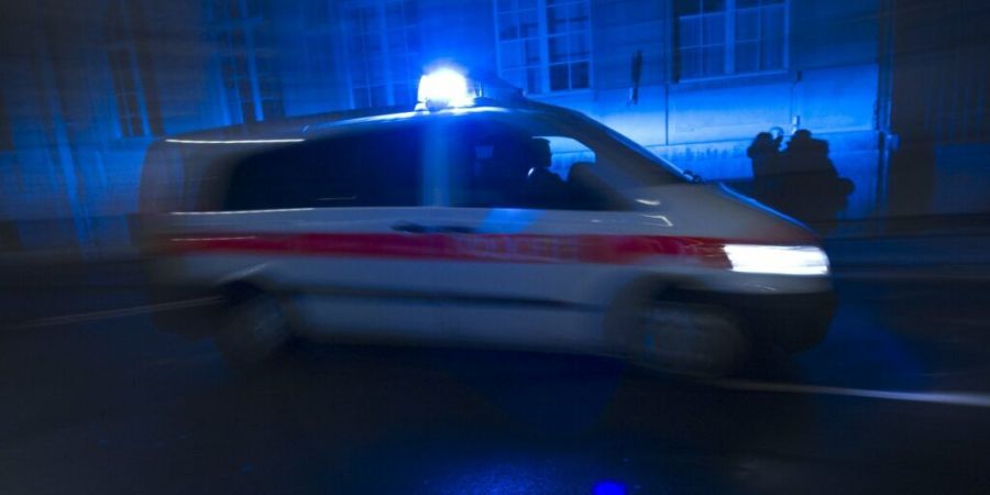 Ein Polizeiauto kollidierte in Vaduz auf dem Weg zu einem Einsatz mit einem anderen Auto. (Symbolbild)