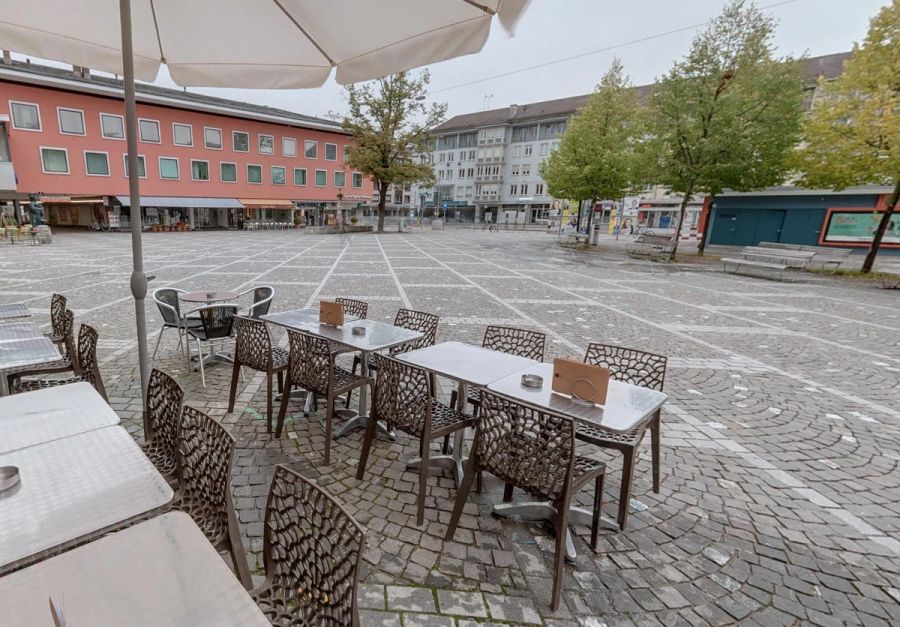 Der Lindenplatz mit seinem Dorfcharakter scheint aus einer anderen Zeit zu sein. (Archivbild)