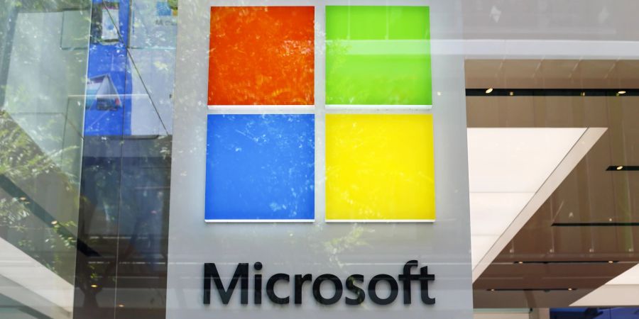 Microsoft-Logo hinter Glassscheibe