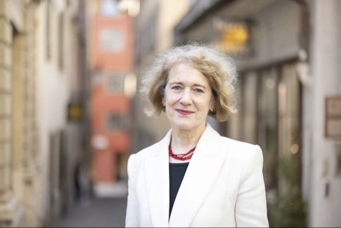 Corine Mauch (SP) ist Zürcher Stadtpräsidentin und Vorsteherin des Präsidialdepartements, welches für das Theater zuständig ist. Corine Mauch