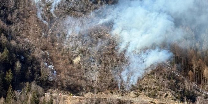 Valsot GR: Flurbrand in unwegsamem Gelände. Valsot GR