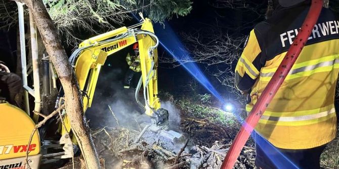 Brand von Asthaufen