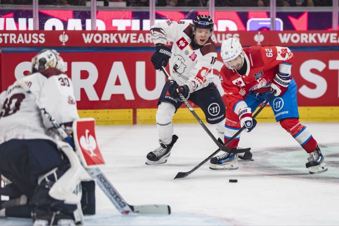 Die ZSC Lions schaffen gegen die Eisbären Berlin erneut die Wende. ZSC Lions Eisbären Berlin