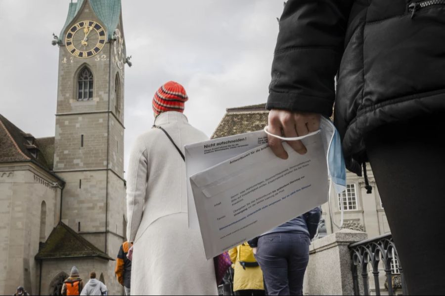 Das Schweizer Stimmvolk konnte dreimal über die von der Regierung beschlossenen Corona-Massnahmen abstimmen.