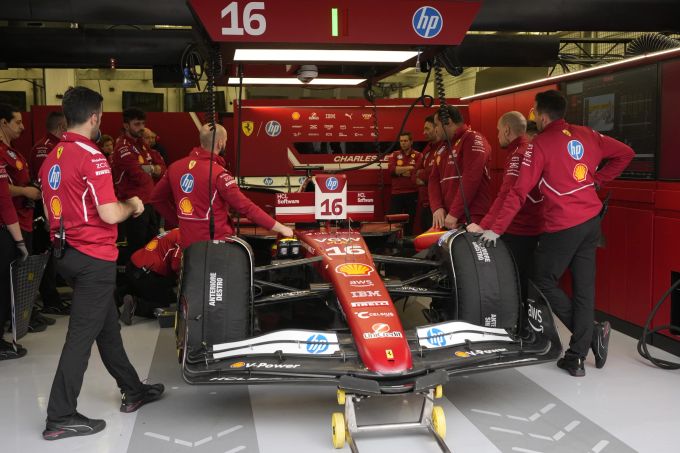 Die Teams spulten ihre Programme am Mittwoch ohne grössere Probleme ab. Formel 1 Ferrari Leclerc