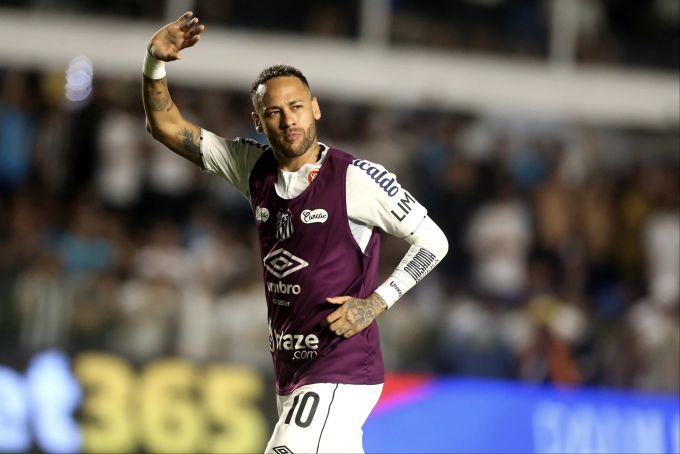 Neymar wird in seiner Heimat von den Fans empfangen. Neymar