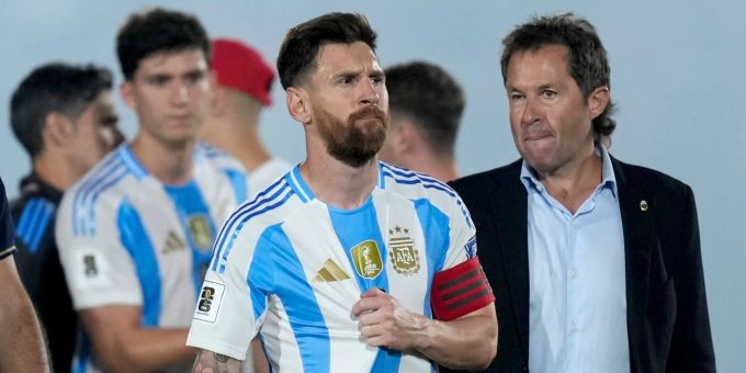 Lionel Messi klagt über Verletzungen. Lionel Messi