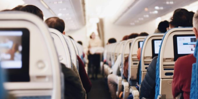 Ärger - Oberaargauer raucht und trinkt Jägermeister auf Swiss-Flug